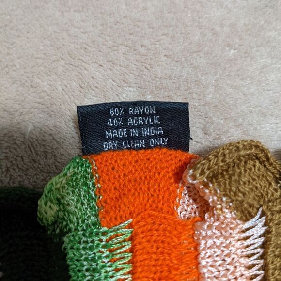 Cejon NWOT Light Knit Women's Scarf w/ Ruffled Edges - Picture 9 of 10